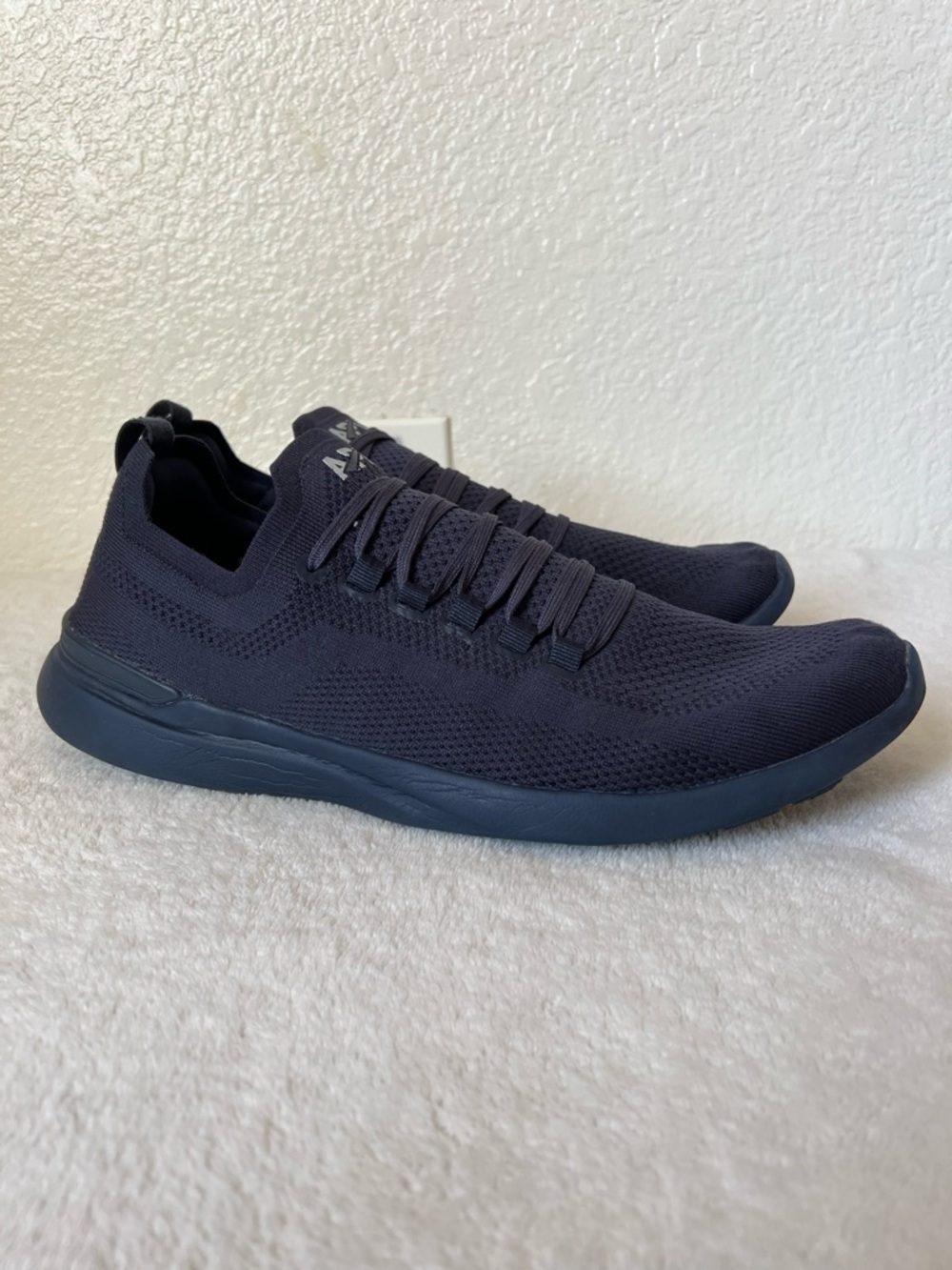 APL TechLoom Breeze Midnight Blue Men's Sneakers - Excellent Condition - Picture 2 of 8